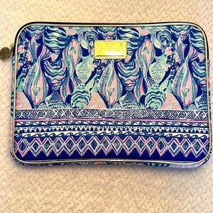 Lilly Pulitzer Womens Tablet Zip Up Padded Tech Pouch NEW  Blue Ocean Theme